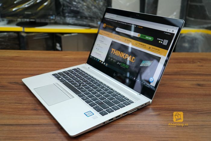 Hình ảnh Laptop Khoá Vàng 1