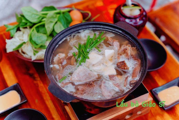 Hình ảnh 3 của Lẩu Bò Giáo Sĩ - Phú Mỹ
