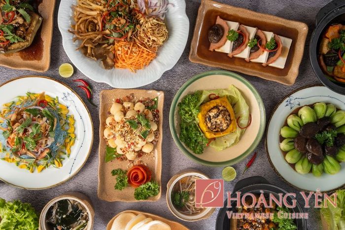 Món ăn hấp dẫn tại nhà hàng ảnh 1
