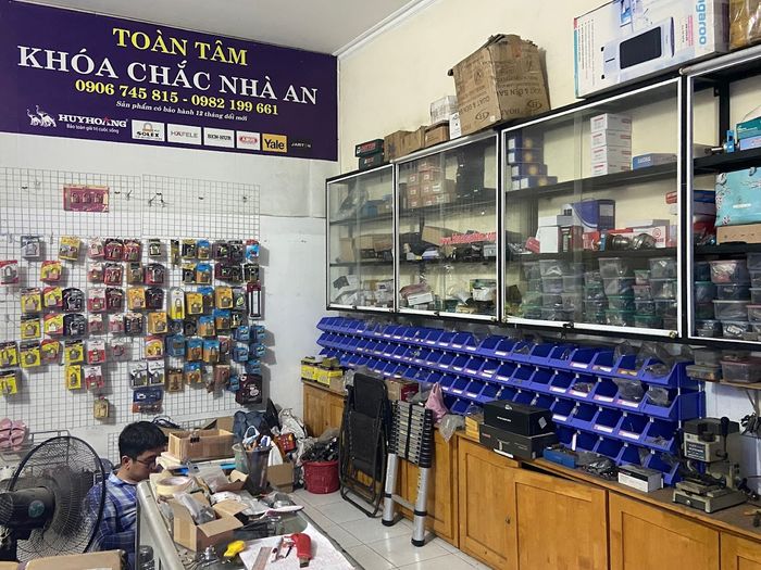 Hình ảnh 2 của Cửa Hàng Toàn Tâm