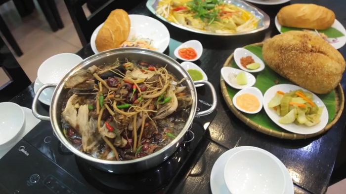 Hình ảnh Gà Ta Quê Nhà 1