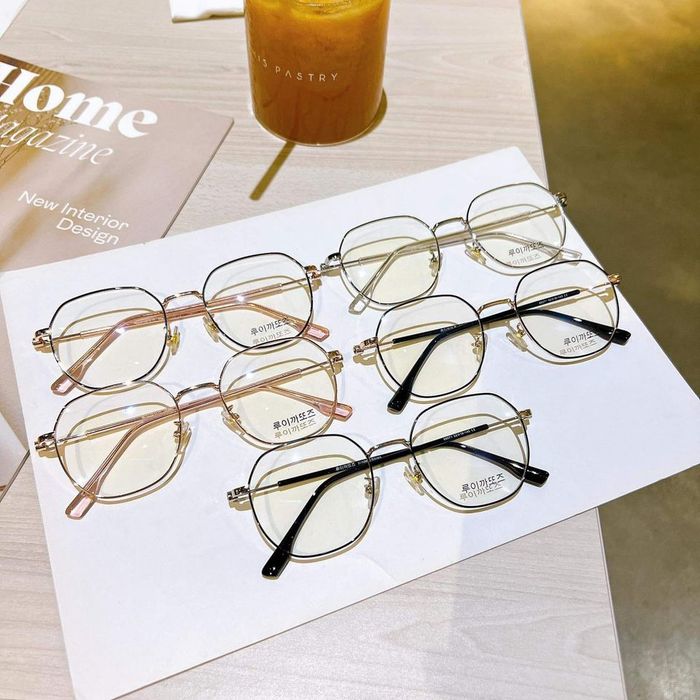 Mắt Kính Việt Tiệp - Hình 1