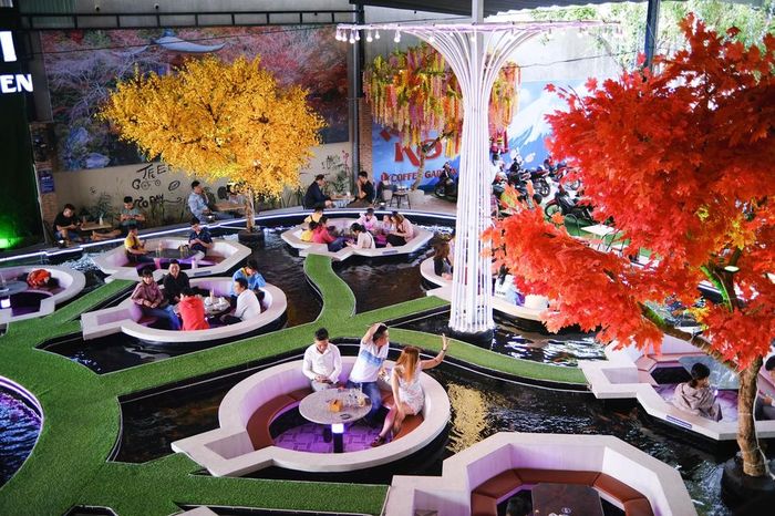 Hình ảnh 1 của Royal Koi Coffee Garden