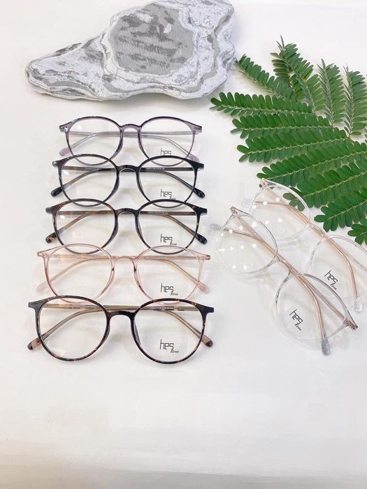 Hình ảnh 2 của Mắt Kính Việt Ý