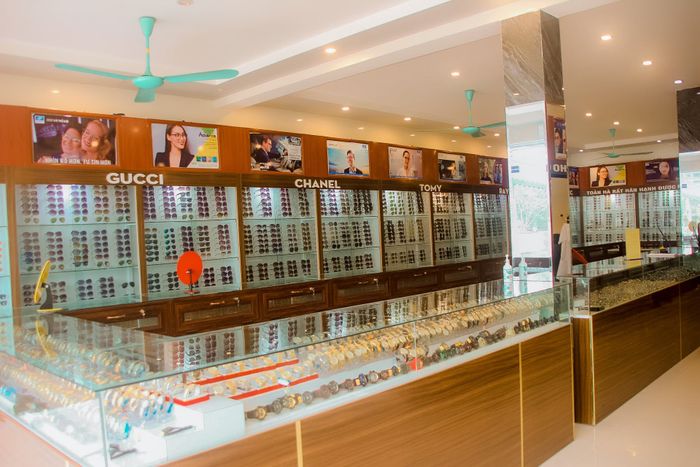 Hình ảnh thứ hai của Kính Thuốc Toản Hà