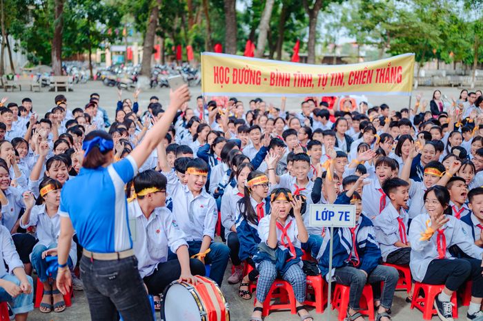 Hình ảnh 1 của Trường THCS Văn Bình