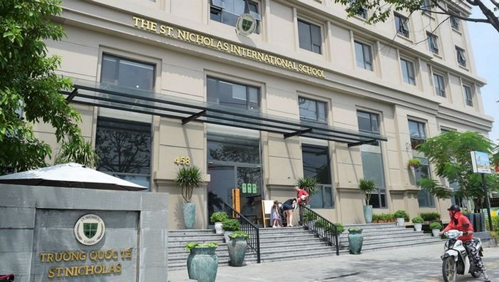 Trường St. Nicholas ảnh 1