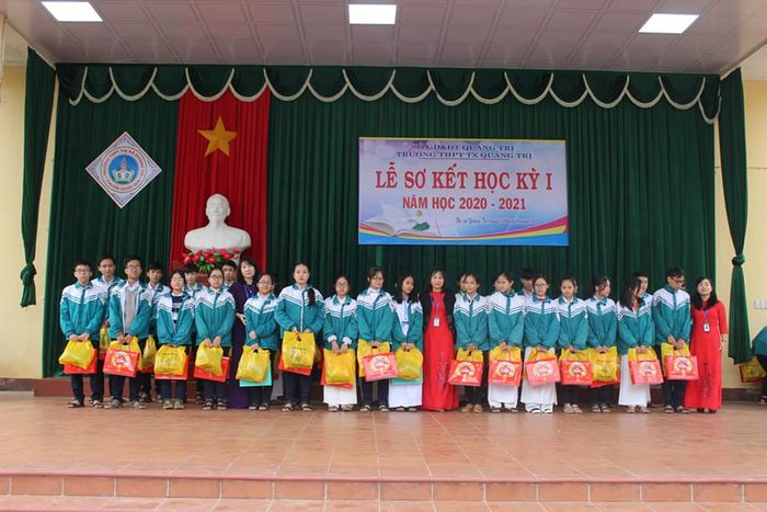 Trường THPT Thị xã Quảng Trị hình ảnh 1