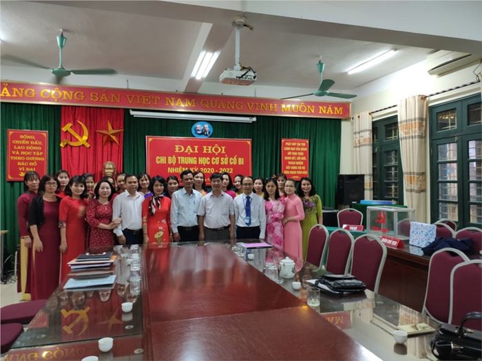 Hình ảnh 2 của tập thể giáo viên Trường THCS Cổ Bi