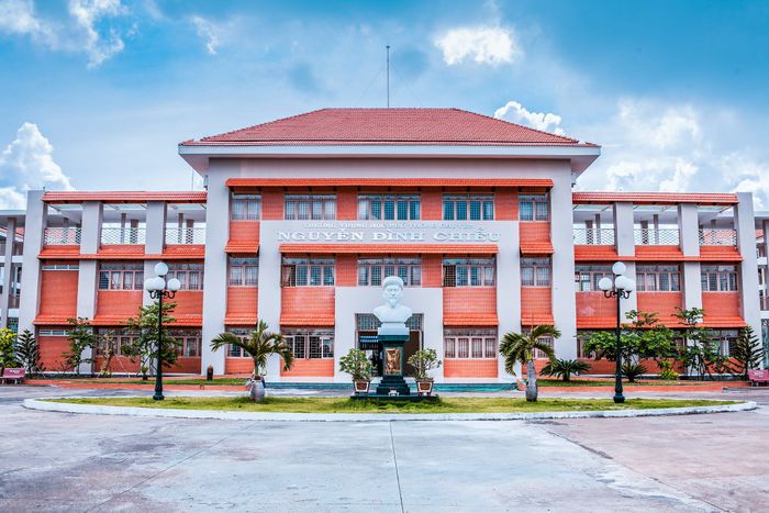 Hình ảnh Trường THPT Chuyên Nguyễn Đình Chiểu 1