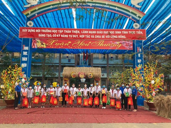 Trường THCS Nguyễn Văn Linh hình 2
