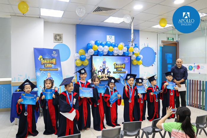 Hình ảnh Apollo English 2