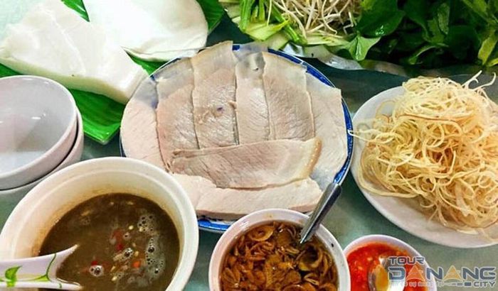 Hình ảnh 2 của Bánh Tráng Cuốn Thịt Heo Bà Hường