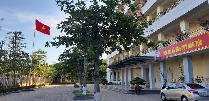 Trường THPT Chuyên Thái Bình - Hình ảnh 1