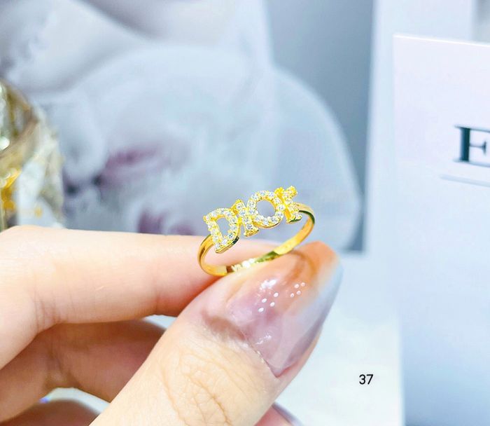 Hình ảnh May Jewelry 1