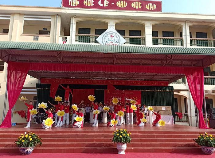 Hình ảnh Trường THPT Lạc Sơn 1