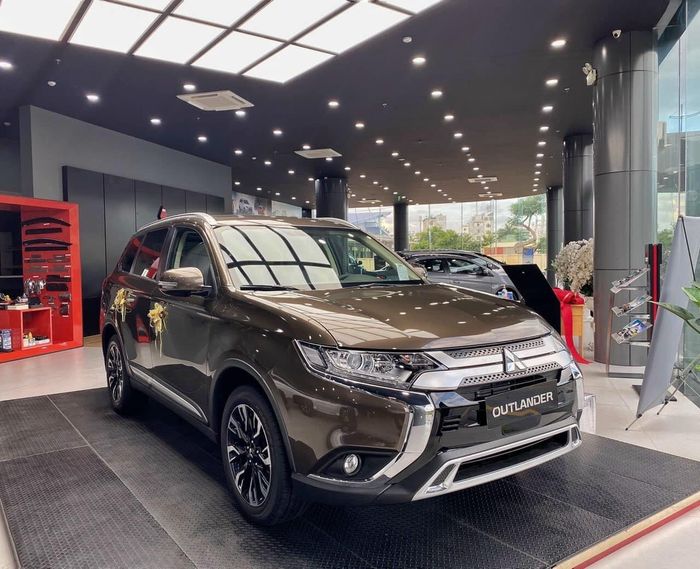 Hình ảnh 2 của Mitsubishi Satsco