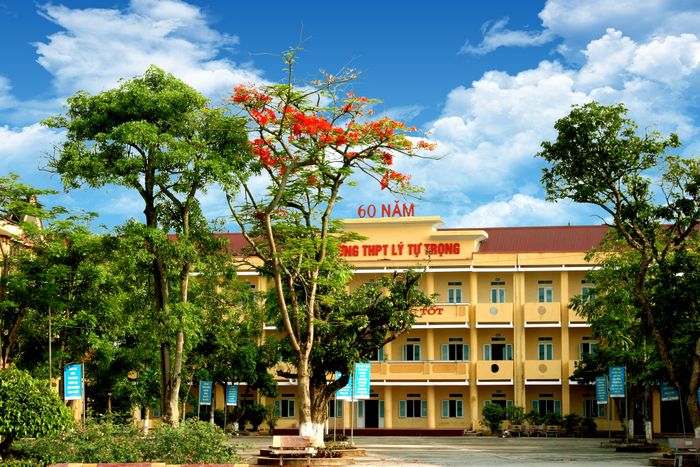 Hình ảnh Trường THPT Lý Tự Trọng 1