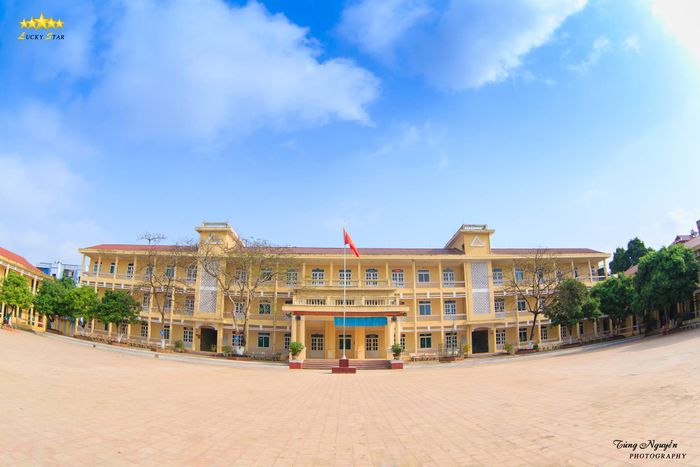 Hình ảnh Trường THPT Lạc Long Quân 1