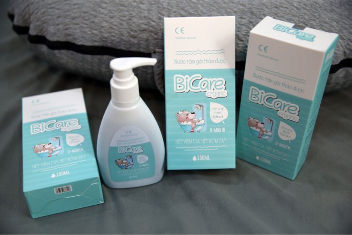 Nước tắm gội thảo dược Bicare Organic (hình 1)
