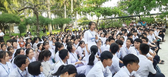 Hình ảnh 1 của Trường THPT Lê Hồng Phong