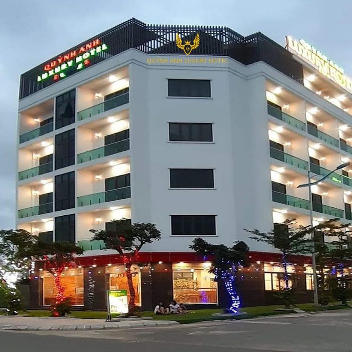 Khách sạn Quỳnh Anh Luxury - Hình ảnh 3
