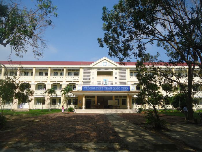 Ảnh 1 của Trường THPT Trần Quốc Tuấn