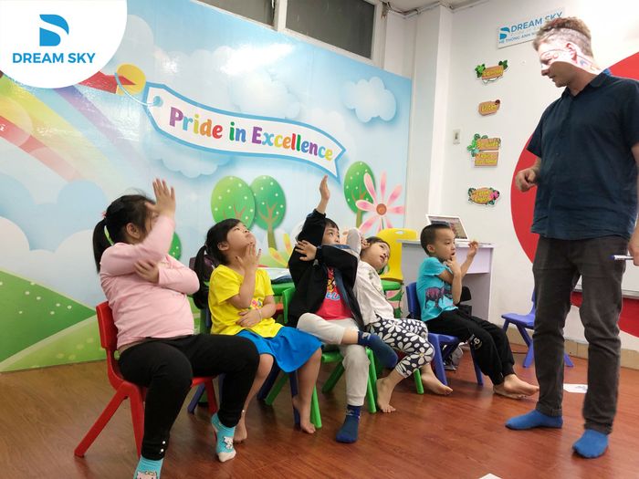 Hình ảnh 2 của Dream Sky English