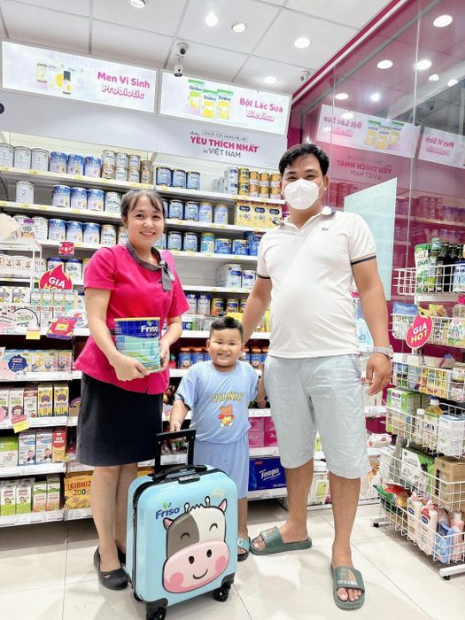 Siêu thị Con Cưng hình 2