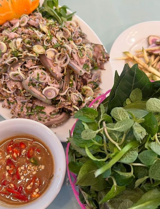 Nhà hàng Phố Đê 686 - Hình ảnh 1