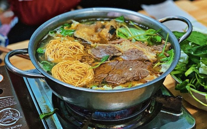 Hình ảnh Lẩu Bò Nhà Gỗ 2