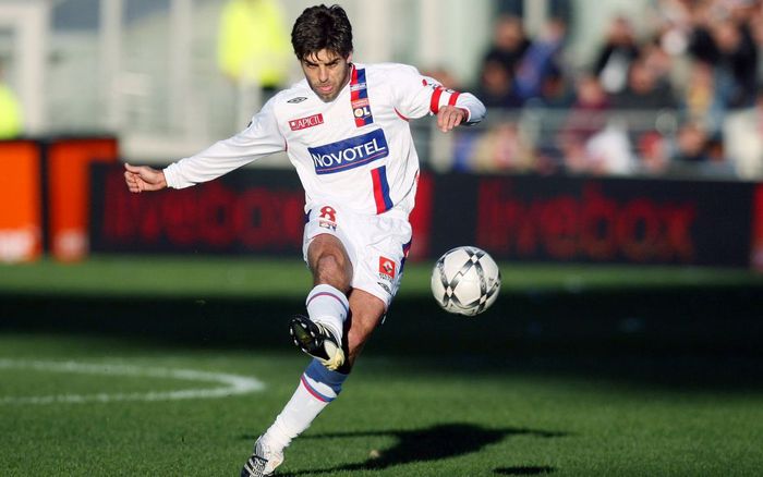 Juninho có khả năng ghi bàn từ mọi góc đá phạt, ảnh 1