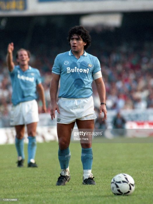 Kỹ năng sút phạt của Maradona rất ấn tượng ảnh 1