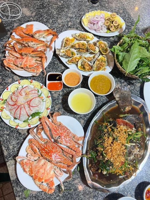 Nhà hàng - Khách sạn Vườn Dừa Quảng Thái - Hình 2