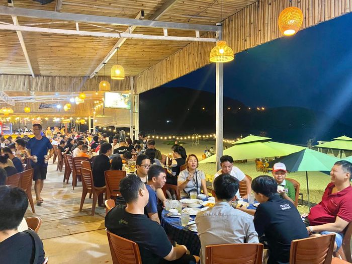 Hình ảnh Nhà Hàng EO GIÓ BÃI DÀI - 3