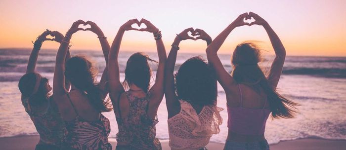 Tình bạn chỉ có thể tồn tại ở những trái tim chân thành và đồng điệu, không giả dối và vụ lợi. ảnh 2