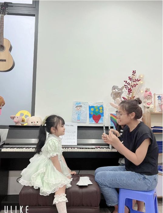 Hình ảnh L. Music 1