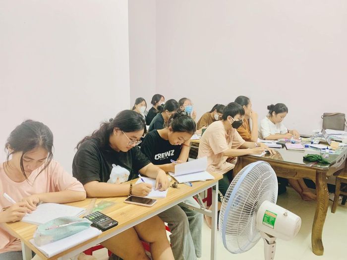 Gia Sư Cô Vi ảnh 1