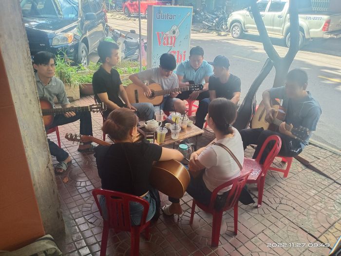 Hình ảnh Guitar Văn Thi 2