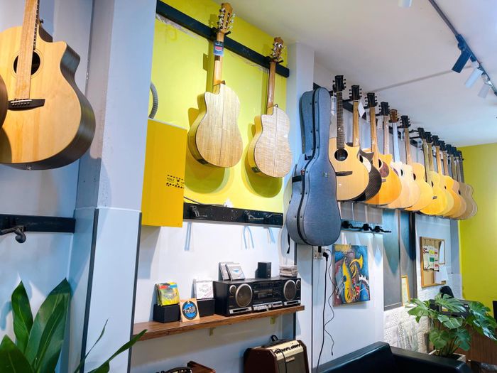 Ảnh Guitar Đồng Tâm 1