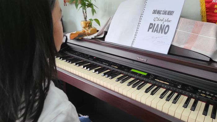 Hình ảnh Lớp nhạc Mendy Nguyễn 1