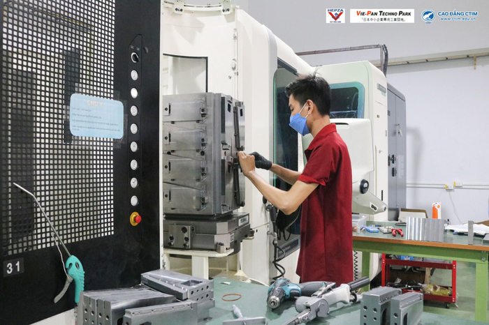 Hình Ảnh Trường Cao Đẳng CTIM - 2