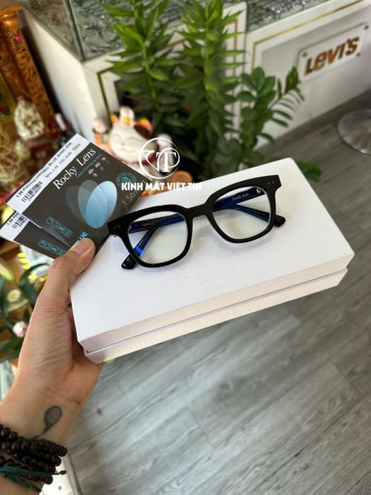 Hình ảnh Kính Mắt Việt Tin 2