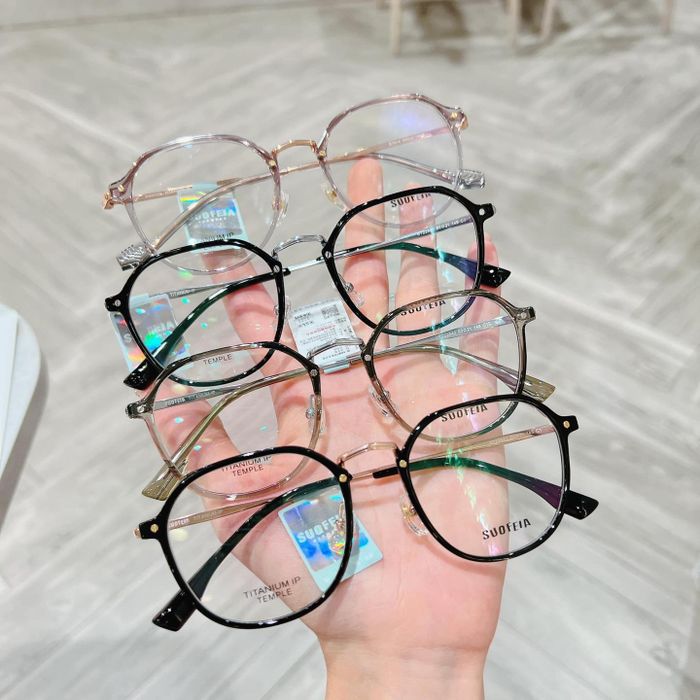 Hình ảnh Kính Mắt Quang Huy 1