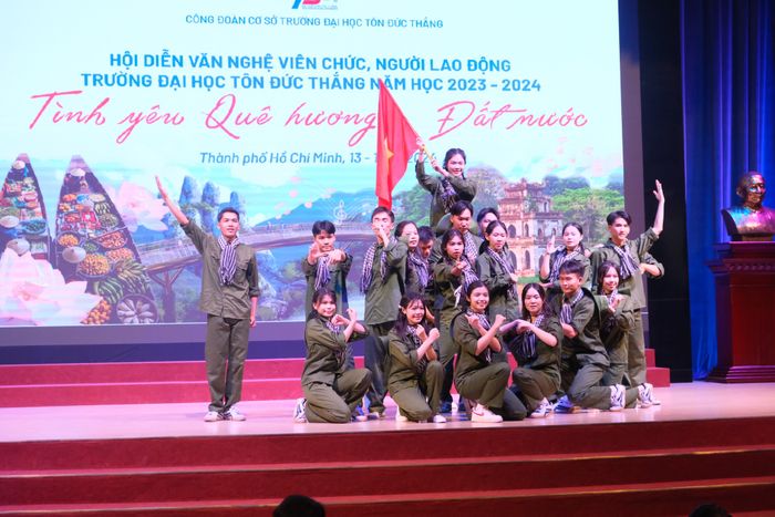 Hình ảnh trường Đại học Tôn Đức Thắng 1