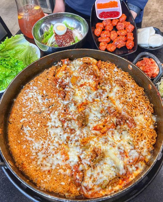 Hình ảnh 1 của Mr. Dakgalbi Việt Nam