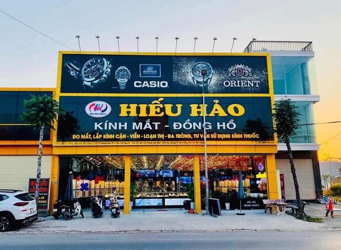 Hình ảnh 1 - Kính Mắt Đồng Hồ Hiếu Hảo
