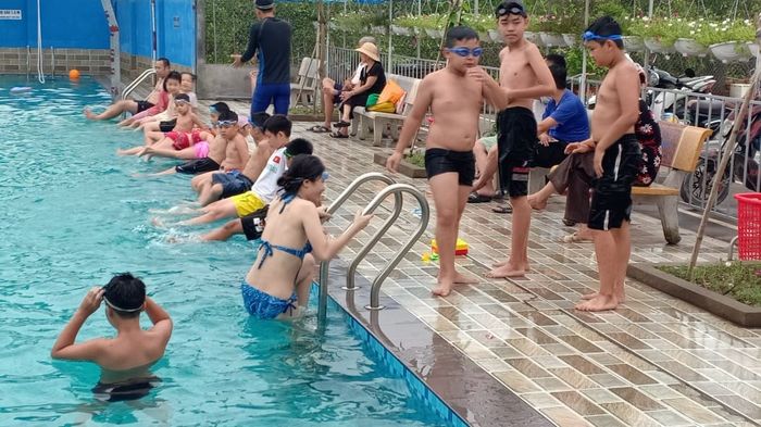 Ảnh Bể Bơi Đông Tảo 2