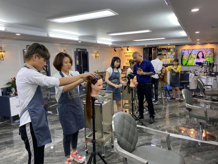 Viện Tóc Nhất Linh World Việt Nam - Hình ảnh 1