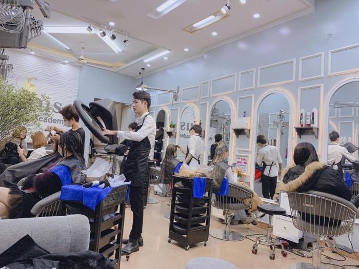 Salon Tóc Minh Công - Hình ảnh 1